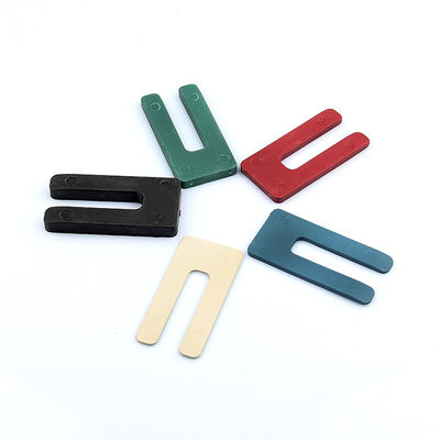 OEM / ODM Cuadro de puertas de plástico Sims U Tipo de paquetes de nylon 3.2MM X 75MM
